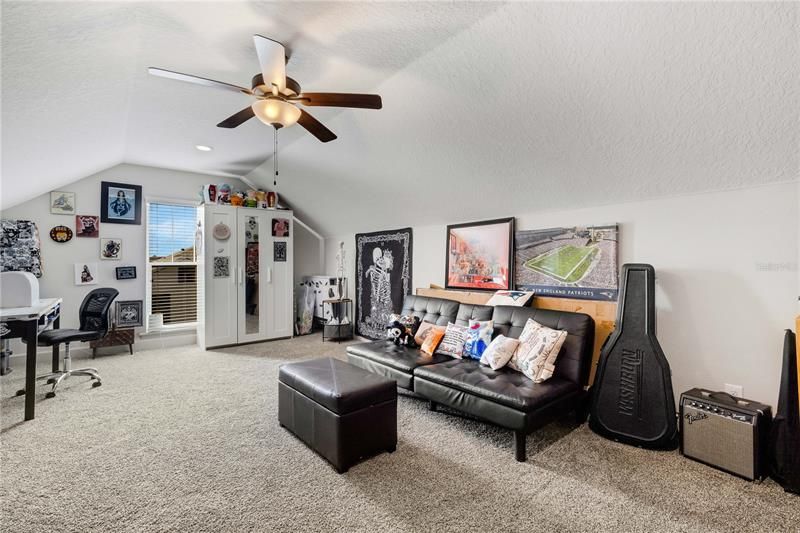 Upstairs bonus room