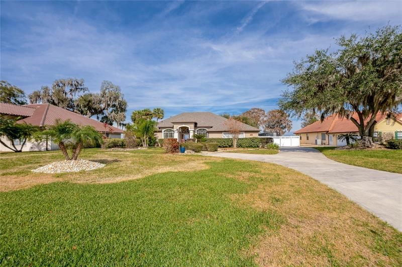 Recently Sold: $938,800 (3 beds, 2 baths, 2532 Square Feet)