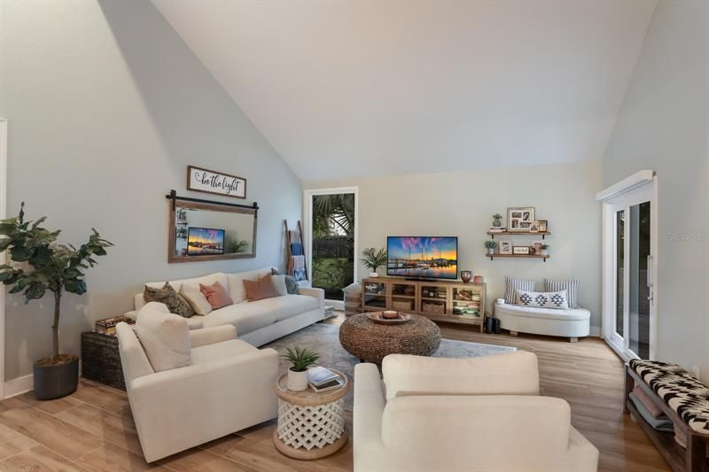Recently Sold: $2,500,000 (4 beds, 3 baths, 4268 Square Feet)