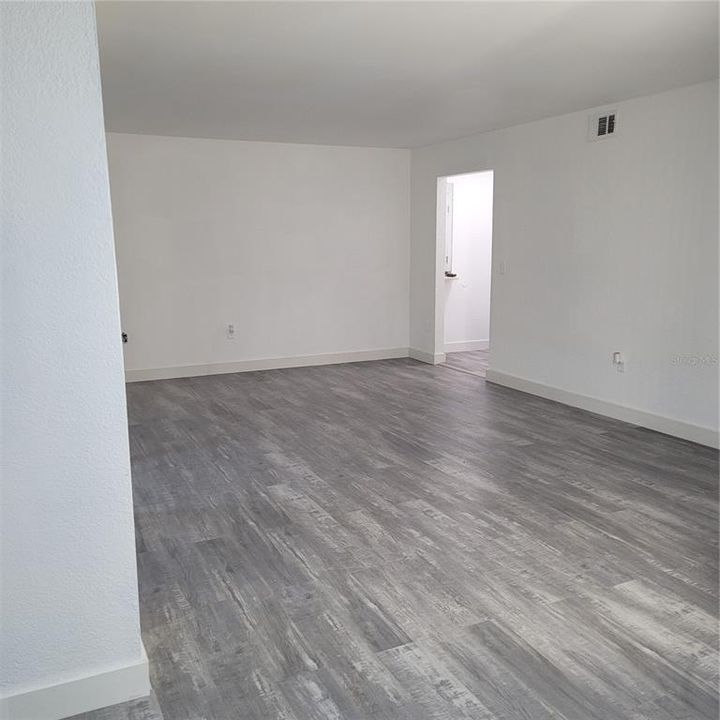 For Sale: $130,000 (2 beds, 2 baths, 1165 Square Feet)