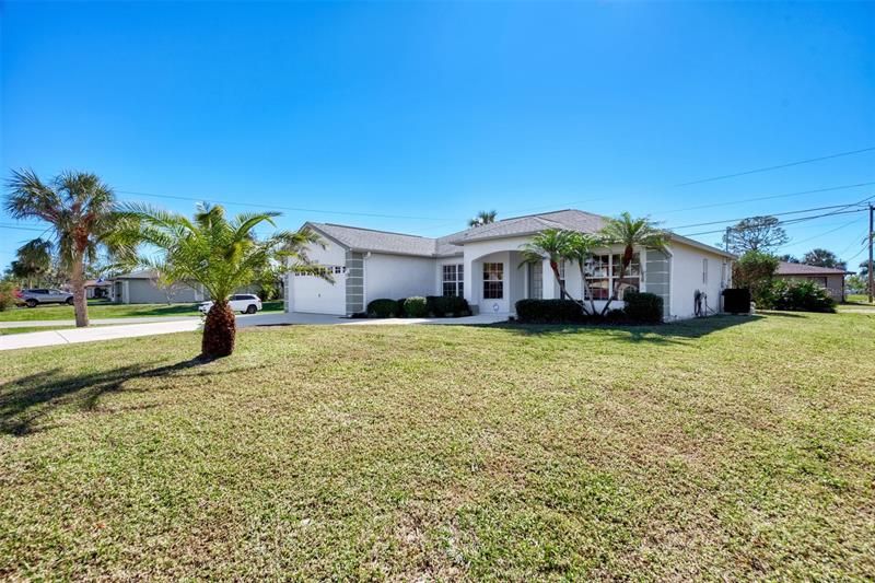 Recently Sold: $360,000 (3 beds, 2 baths, 1669 Square Feet)