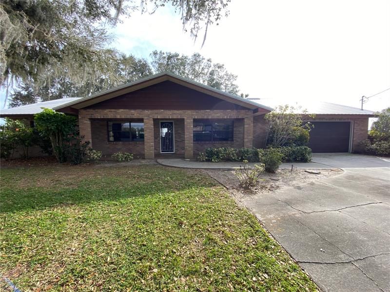 Recently Sold: $430,000 (3 beds, 2 baths, 1962 Square Feet)