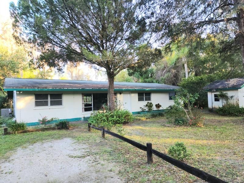 Recently Sold: $300,000 (3 beds, 2 baths, 1881 Square Feet)