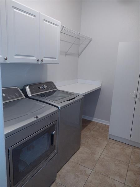 Recently Rented: $1,875 (2 beds, 2 baths, 1870 Square Feet)