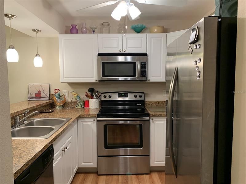 Recently Sold: $270,000 (2 beds, 2 baths, 1062 Square Feet)