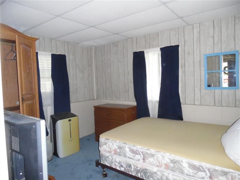 Den due no closet, but easily can be 3rd bedroom