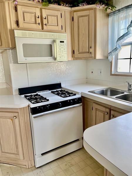Recently Sold: $67,900 (1 beds, 1 baths, 654 Square Feet)