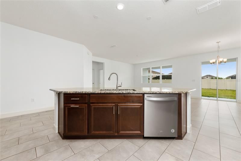 Recently Sold: $585,000 (4 beds, 3 baths, 2127 Square Feet)