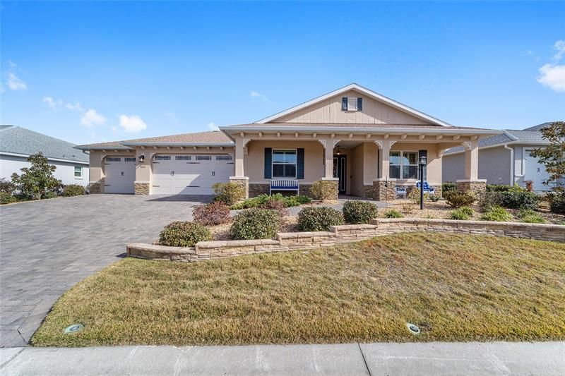 Recently Sold: $589,900 (3 beds, 3 baths, 2599 Square Feet)