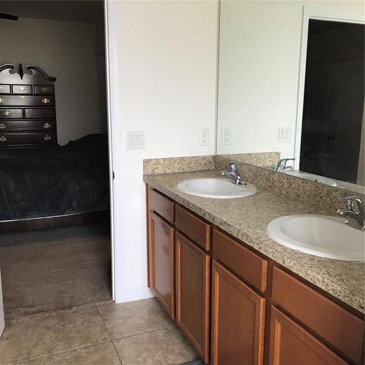 Recently Rented: $1,995 (3 beds, 2 baths, 1594 Square Feet)