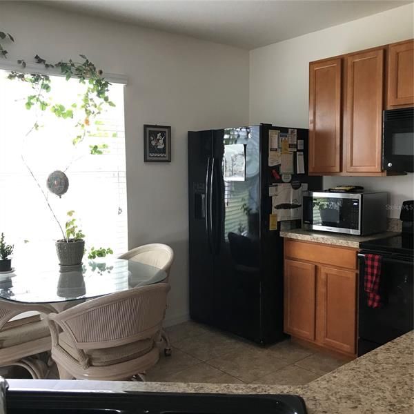 Recently Rented: $1,995 (3 beds, 2 baths, 1594 Square Feet)