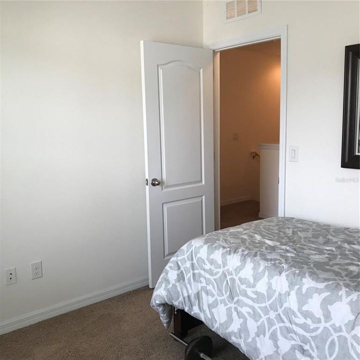 Recently Rented: $1,995 (3 beds, 2 baths, 1594 Square Feet)