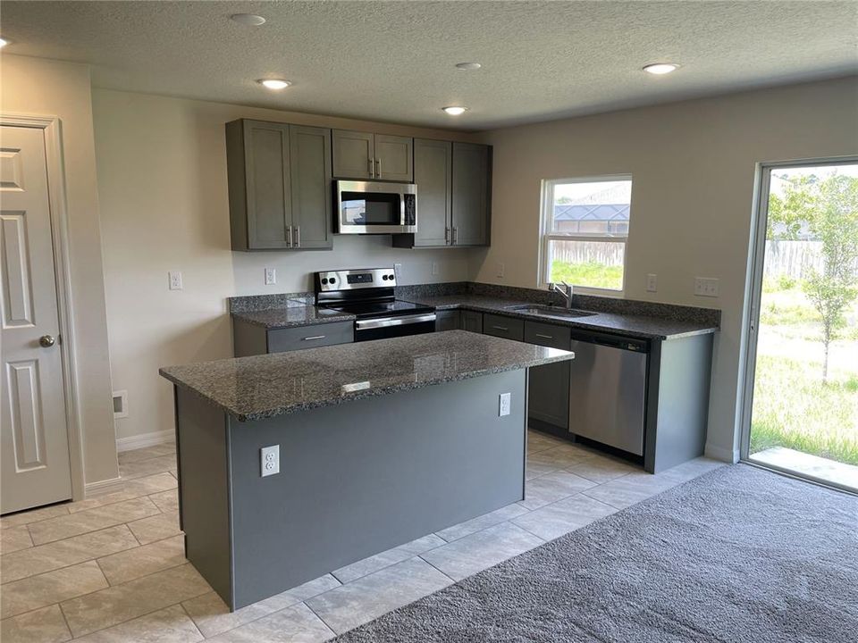 Active With Contract: $314,900 (3 beds, 2 baths, 1575 Square Feet)