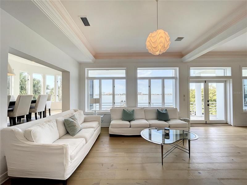 Recently Sold: $5,995,000 (9 beds, 9 baths, 7815 Square Feet)