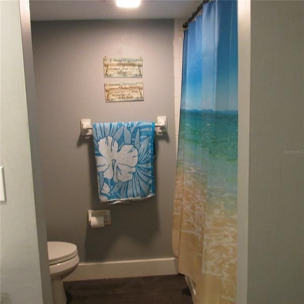 upstair bathroom with tub/shower