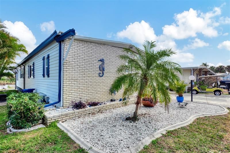 Recently Sold: $295,000 (2 beds, 2 baths, 1560 Square Feet)