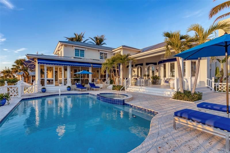 Recently Sold: $15,000,000 (5 beds, 6 baths, 7102 Square Feet)