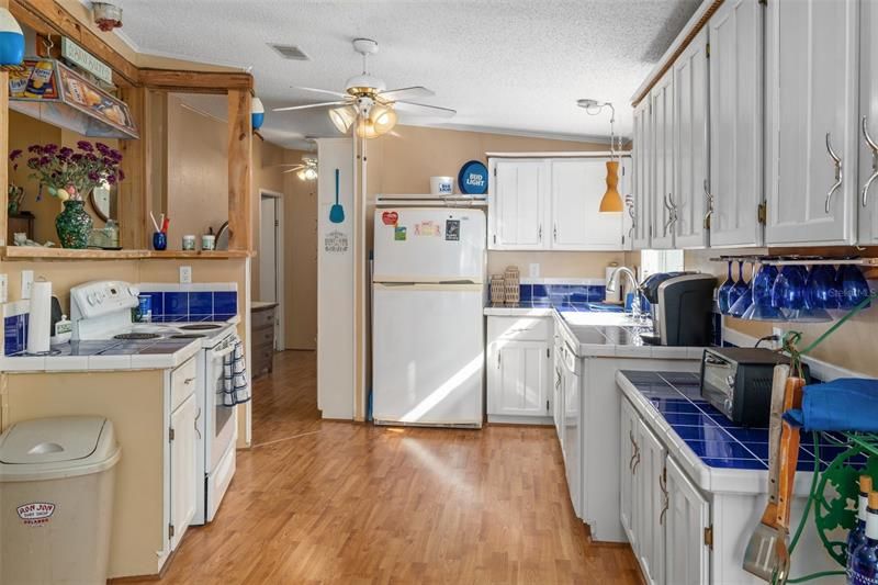 Recently Sold: $149,900 (2 beds, 2 baths, 1426 Square Feet)
