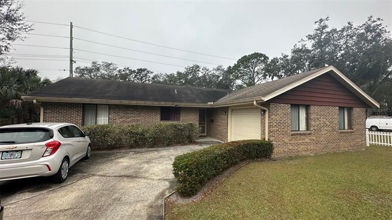 Recently Sold: $185,000 (3 beds, 2 baths, 1384 Square Feet)