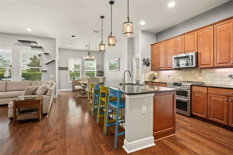 Recently Sold: $545,000 (3 beds, 2 baths, 2073 Square Feet)