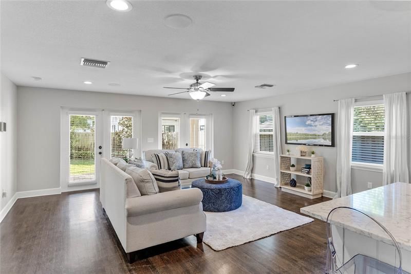Recently Sold: $690,000 (3 beds, 2 baths, 2071 Square Feet)