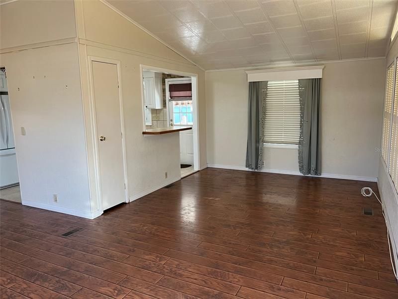 Recently Sold: $164,900 (2 beds, 2 baths, 1056 Square Feet)