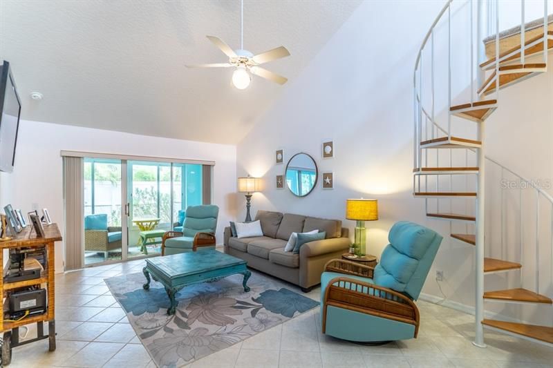 Recently Sold: $390,000 (2 beds, 2 baths, 1169 Square Feet)