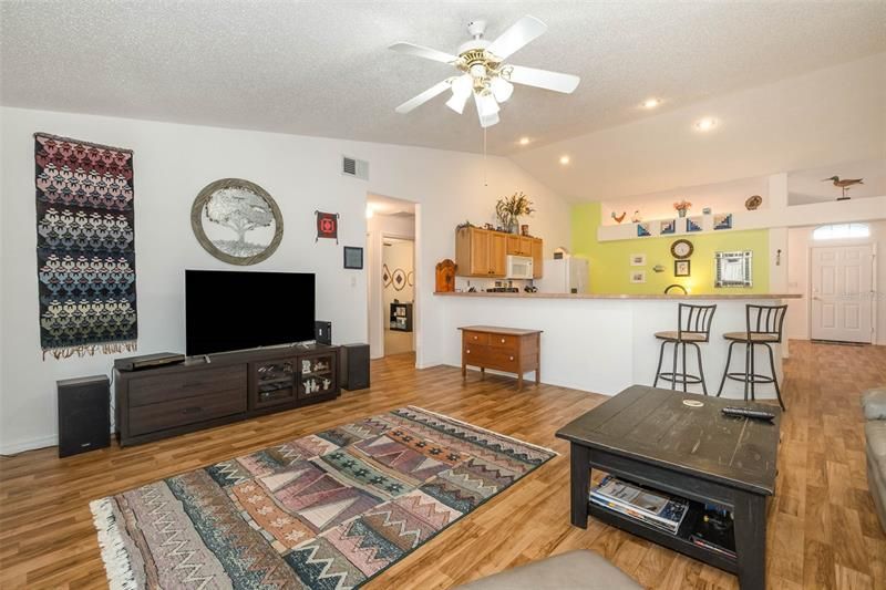 Recently Sold: $475,000 (4 beds, 2 baths, 2083 Square Feet)