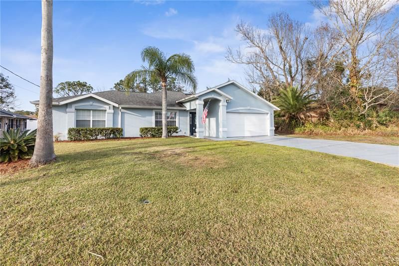 Recently Sold: $420,000 (3 beds, 2 baths, 1696 Square Feet)