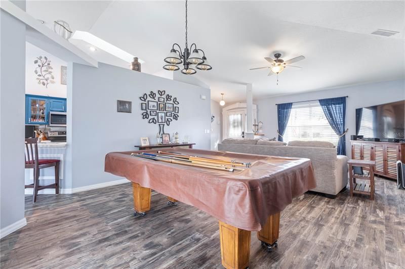 Recently Sold: $420,000 (3 beds, 2 baths, 1696 Square Feet)