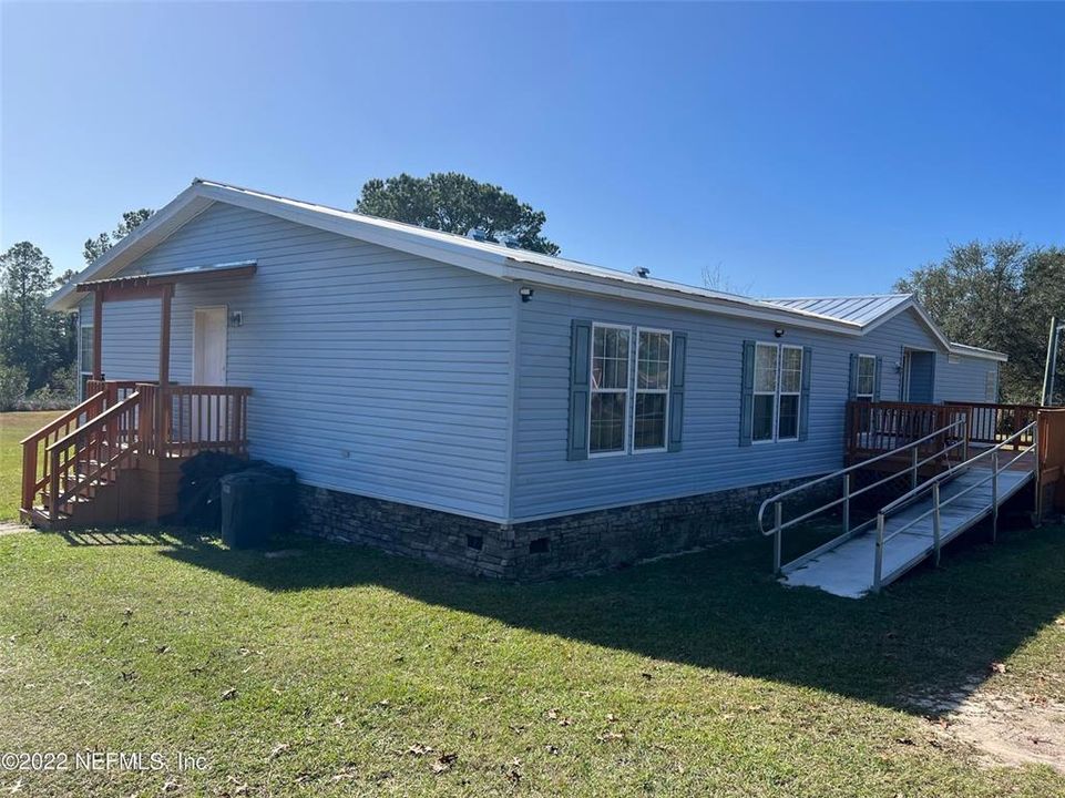 Vendido Recientemente: $370,000 (3 camas, 2 baños, 2768 Pies cuadrados)