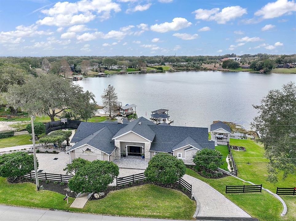 Vendido Recientemente: $1,500,000 (4 camas, 5 baños, 4788 Pies cuadrados)