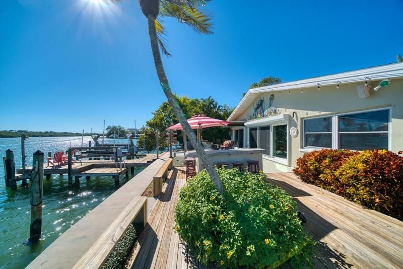 Recently Sold: $1,650,000 (3 beds, 2 baths, 2138 Square Feet)