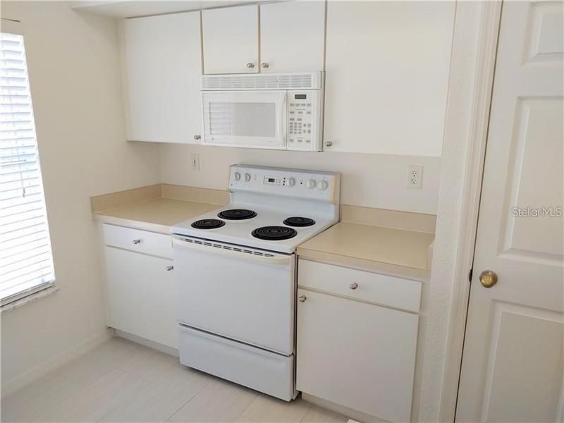 Recently Rented: $1,750 (2 beds, 2 baths, 1168 Square Feet)