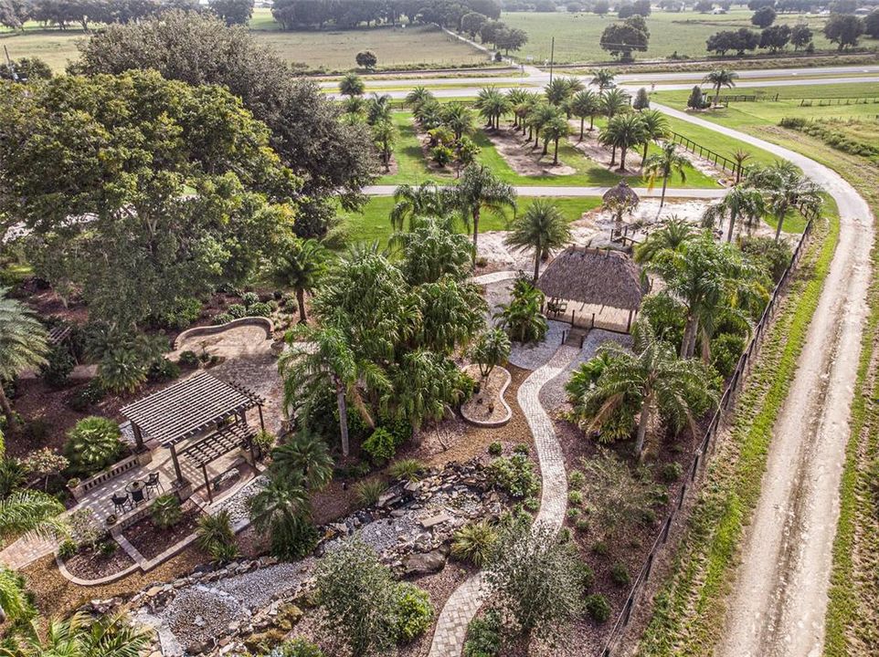 Activo con contrato: $899,900 (4.92 acres)