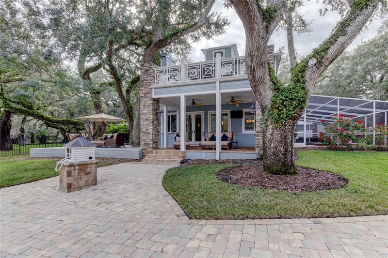 Recently Sold: $975,000 (4 beds, 3 baths, 3132 Square Feet)