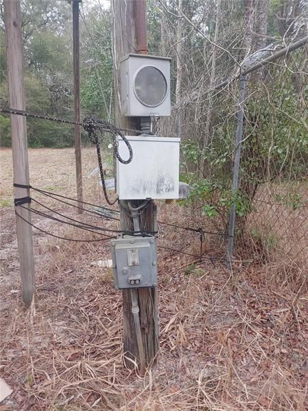 Utility pole/electric