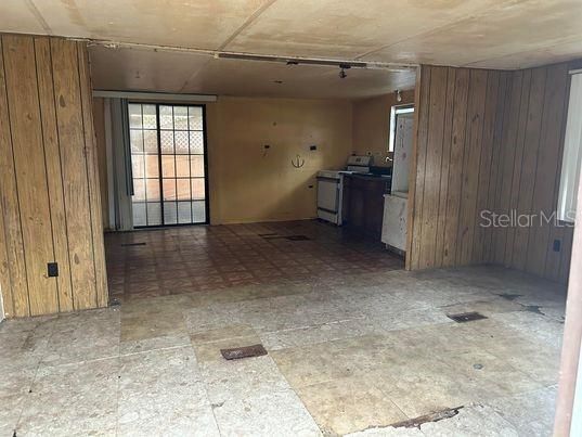 Vendido Recientemente: $65,000 (3 camas, 2 baños, 960 Pies cuadrados)