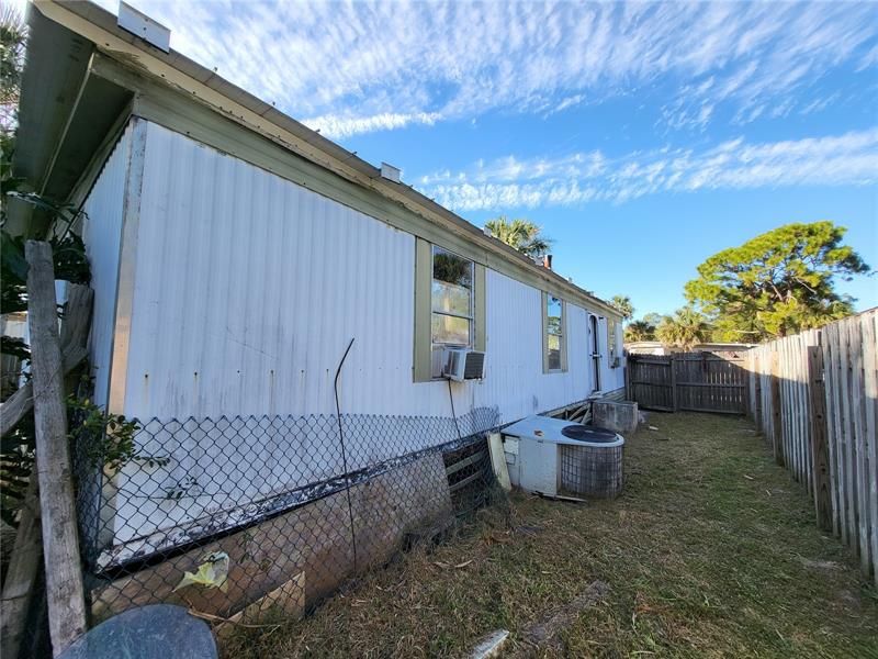 Recently Sold: $65,000 (3 beds, 2 baths, 960 Square Feet)