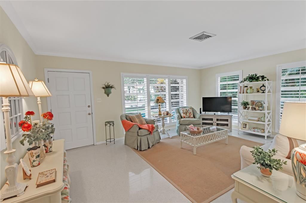 Recently Sold: $1,350,000 (2 beds, 2 baths, 945 Square Feet)