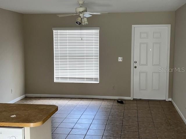 Recently Rented: $1,450 (2 beds, 2 baths, 879 Square Feet)