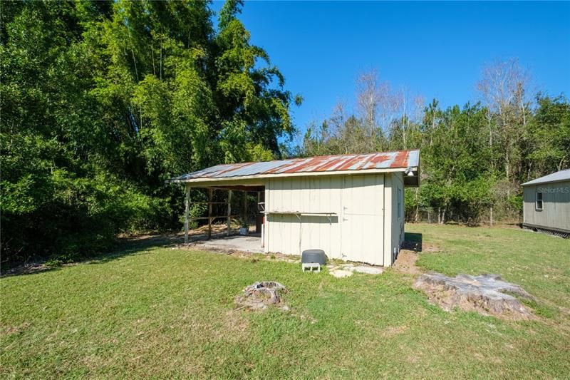 Smaller Storage Building w/Lean to