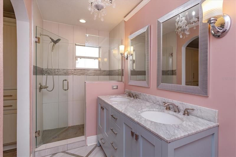 最近售出: $425,000 (3 贝兹, 2 浴室, 1775 平方英尺)