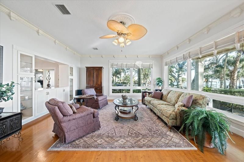 Recently Sold: $1,975,000 (7 beds, 6 baths, 5100 Square Feet)