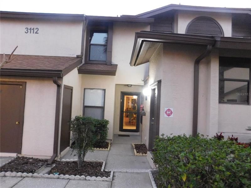 Recently Sold: $215,000 (2 beds, 2 baths, 917 Square Feet)