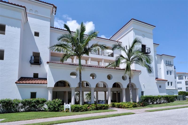 Recently Sold: $1,675,000 (3 beds, 3 baths, 2610 Square Feet)