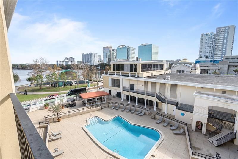 Recently Sold: $220,000 (1 beds, 1 baths, 975 Square Feet)