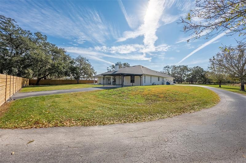 Recently Sold: $889,000 (5 beds, 3 baths, 4318 Square Feet)
