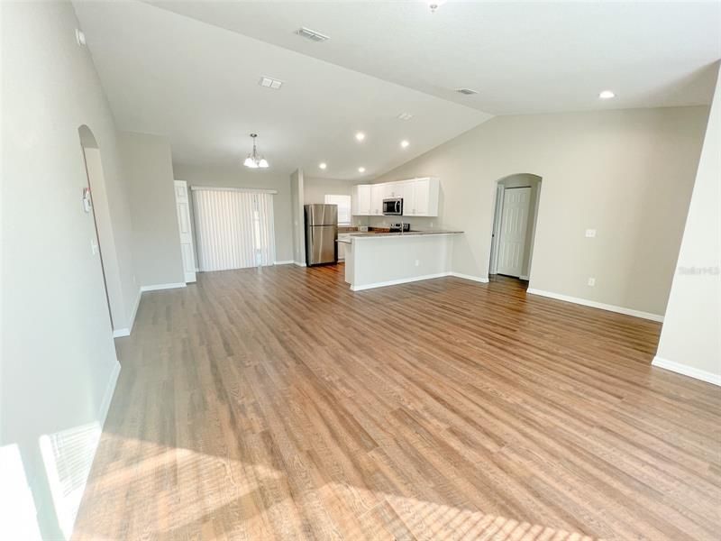 Recently Rented: $1,699 (3 beds, 2 baths, 1777 Square Feet)