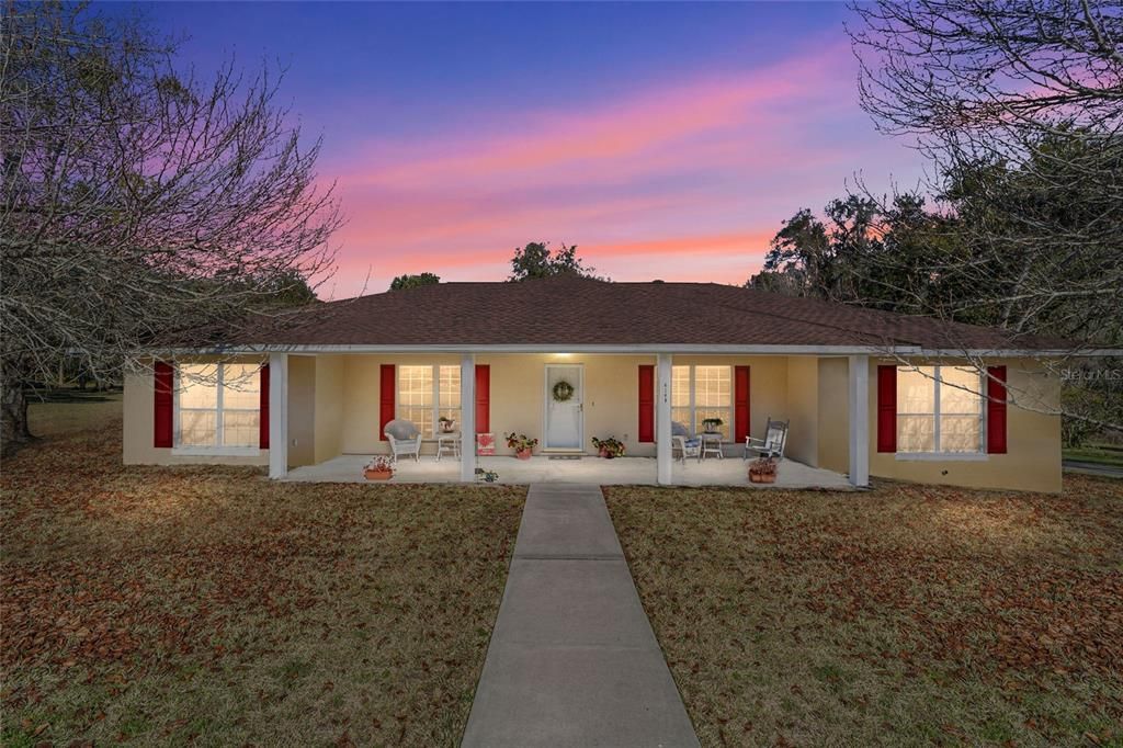 Recently Sold: $350,000 (3 beds, 2 baths, 2085 Square Feet)